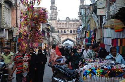 Famous Places for Street Shopping in Hyderabad